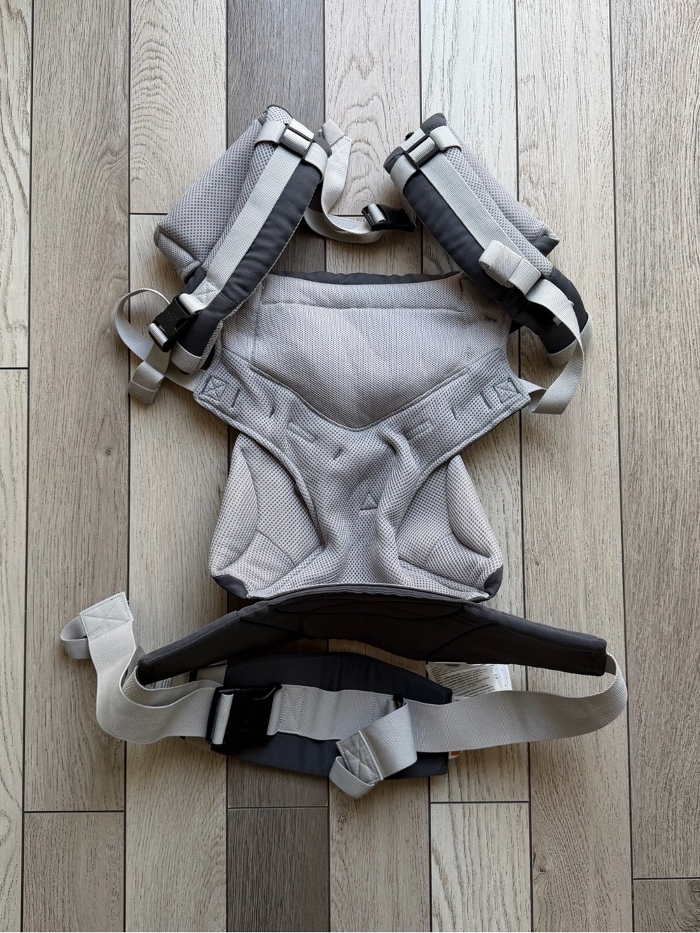 Ergobaby 360 All-Position Baby with Lumbar Support in Charcoal - Picture 6 of 8